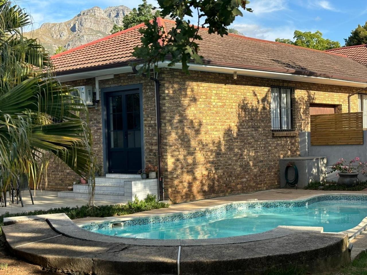 Stellenhaus Guest Cottage 스텔렌보스 외부 사진