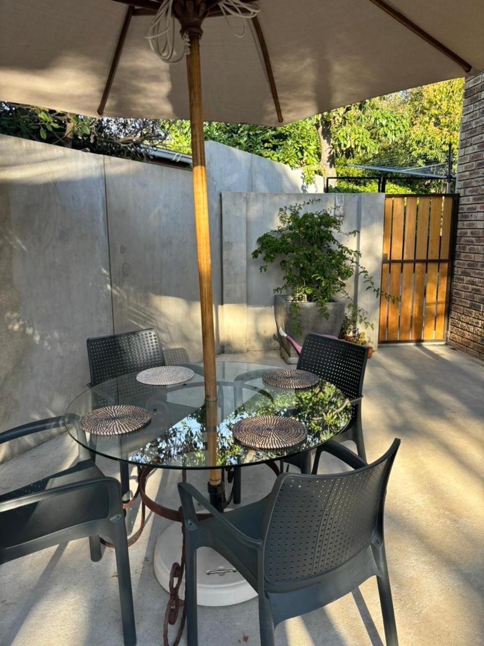Stellenhaus Guest Cottage 스텔렌보스 외부 사진
